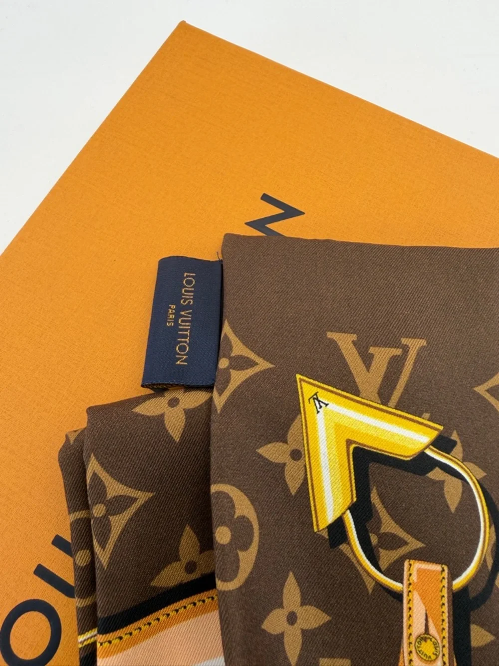 Louis Vuitton Silk Monogram Confidential Bandeau Brown